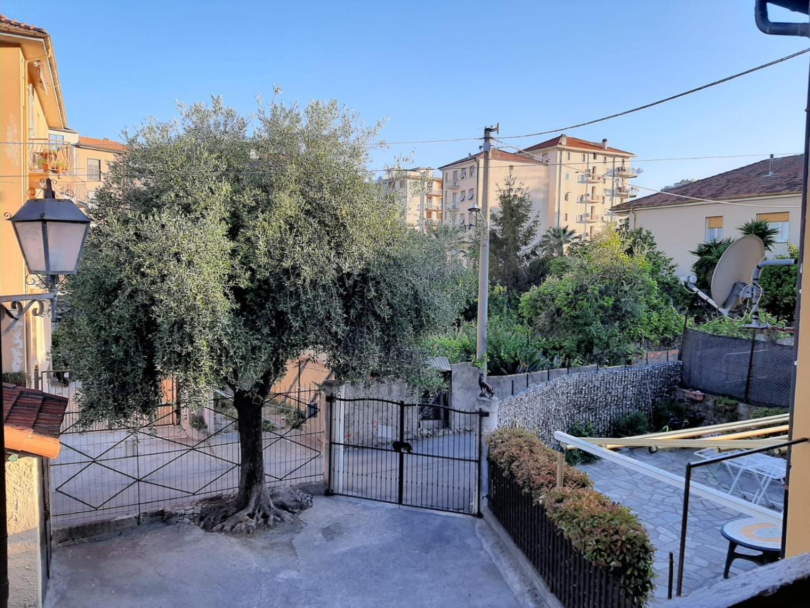 Casa Noemi, A Pochi Passi Dalle Spiagge E Dal Centro Di Arma Di Taggia. Exterior photo